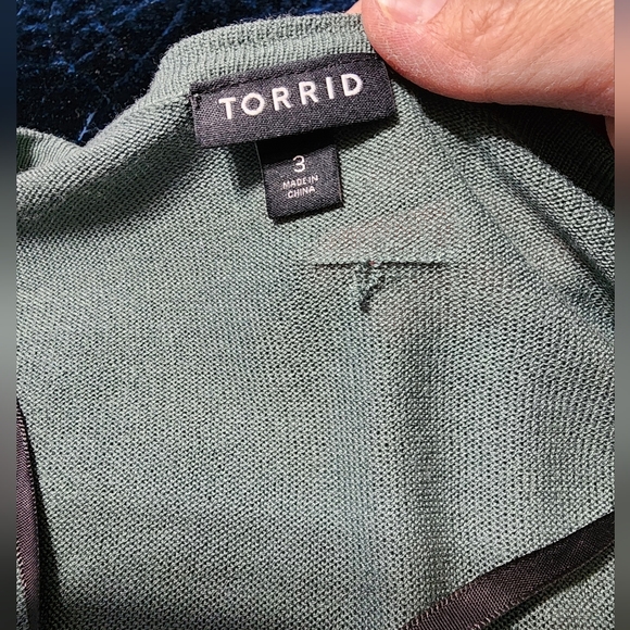 TORRID Cardigan  Tissue Weight Drape Open Front Cardi Size 24 Dark Forest Green - Picture 10 of 11